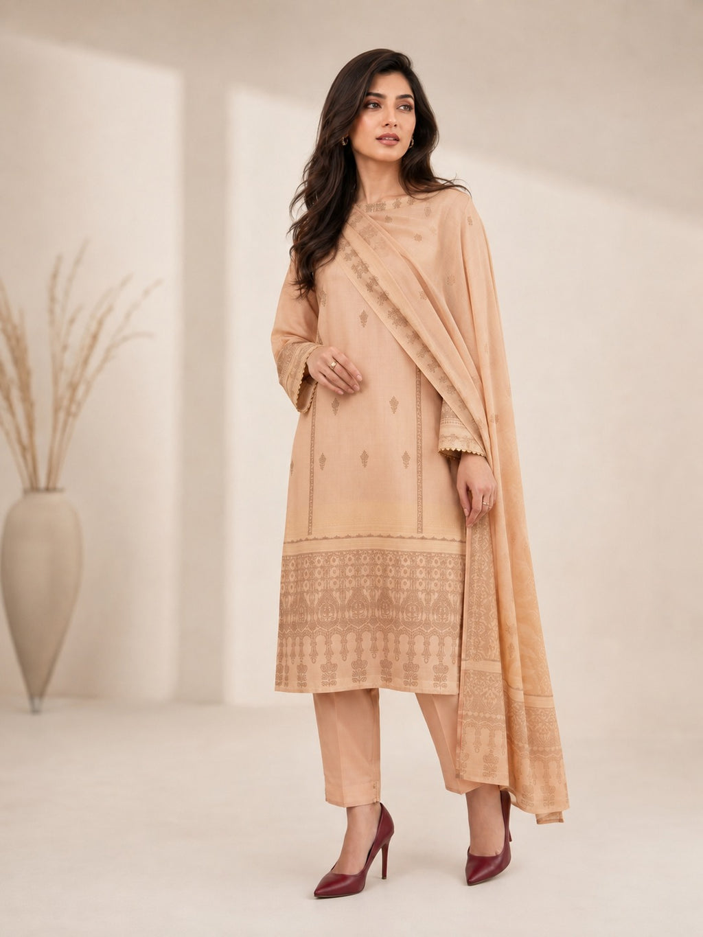 Lagaria Skin Jacquard Brochia 3-Piece Unstitched Suit