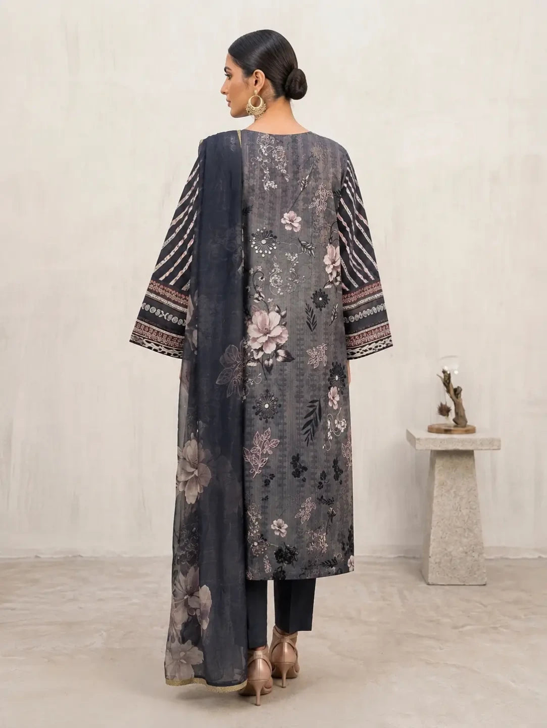Midnight Petal –   Banadora Embroidered Lawn